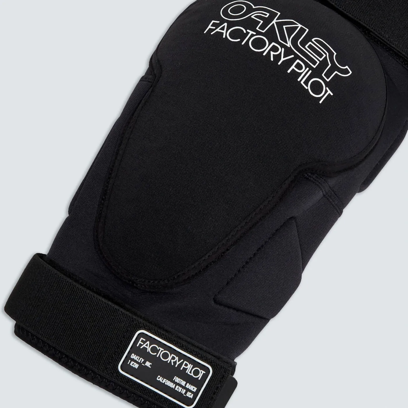 Oakley Drop In RZ Labs knee guard - Black 