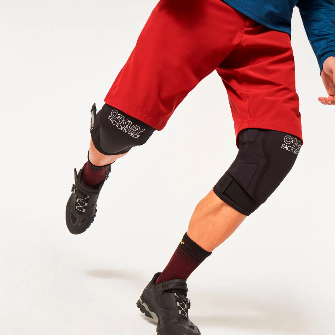 Oakley Drop In RZ Labs knee guard - Black 